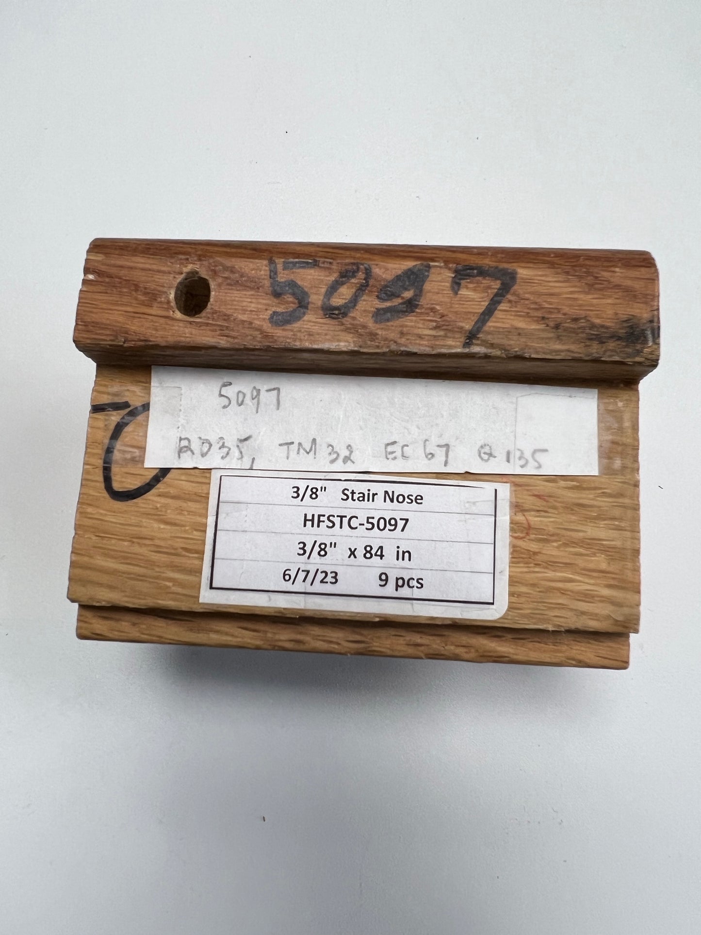 Mohawk Stair Nose_Solid Wood HFSTC-5097 Red Oak Cider