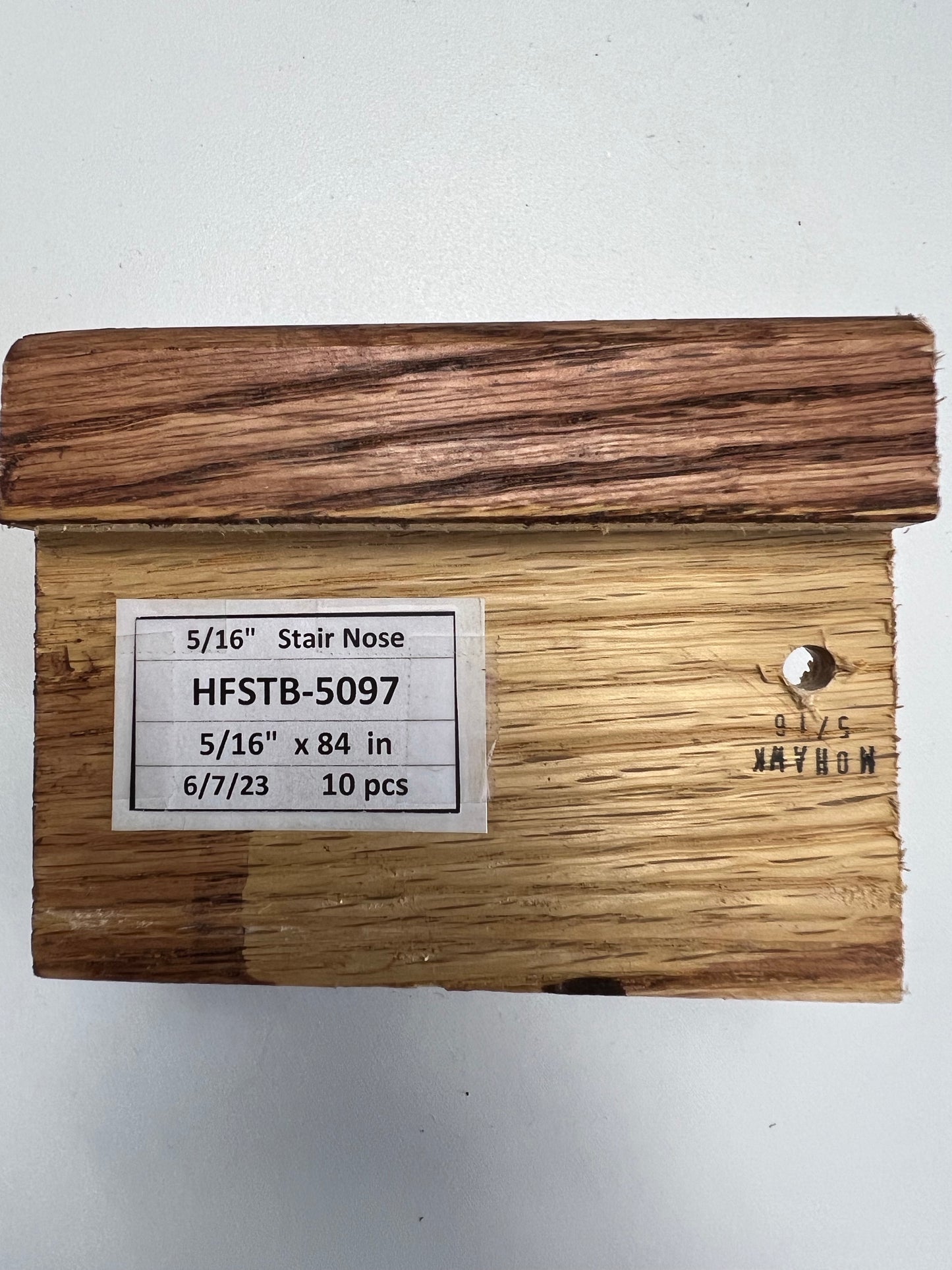 Mohawk Flush Stair Nose _ Solid Wood HFSTB-5097 Red Oak Cider