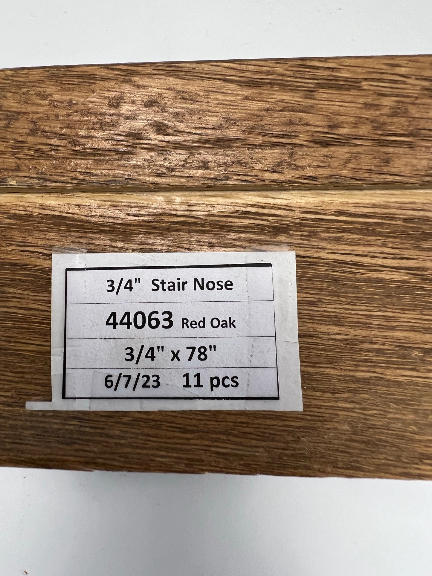 Stair Nose_Solid Wood 44063 Red Oak Allspice and Biltmore