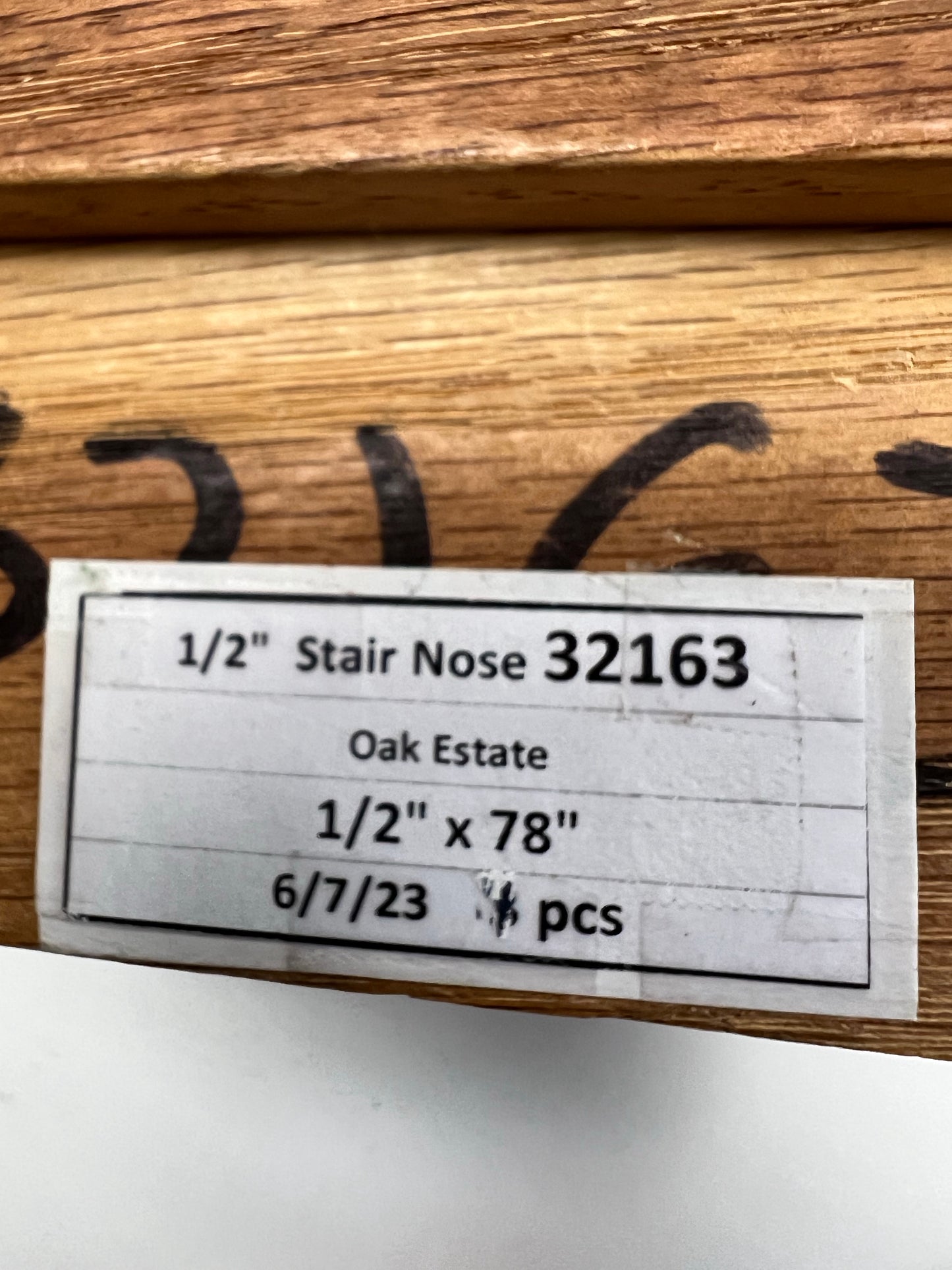Stair Nose_Solid Wood 32163 Oak Estate