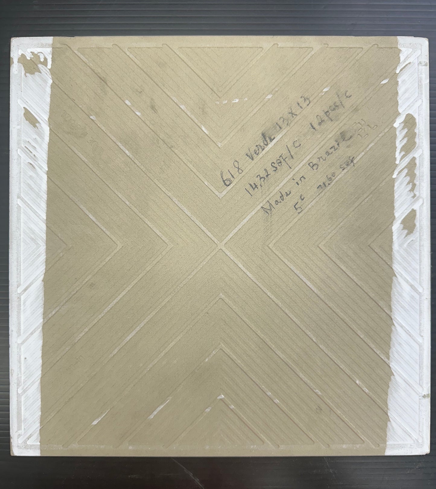 Mohawk TILE: T645-628 FT 13X13 PEDRIZA II VERDE
