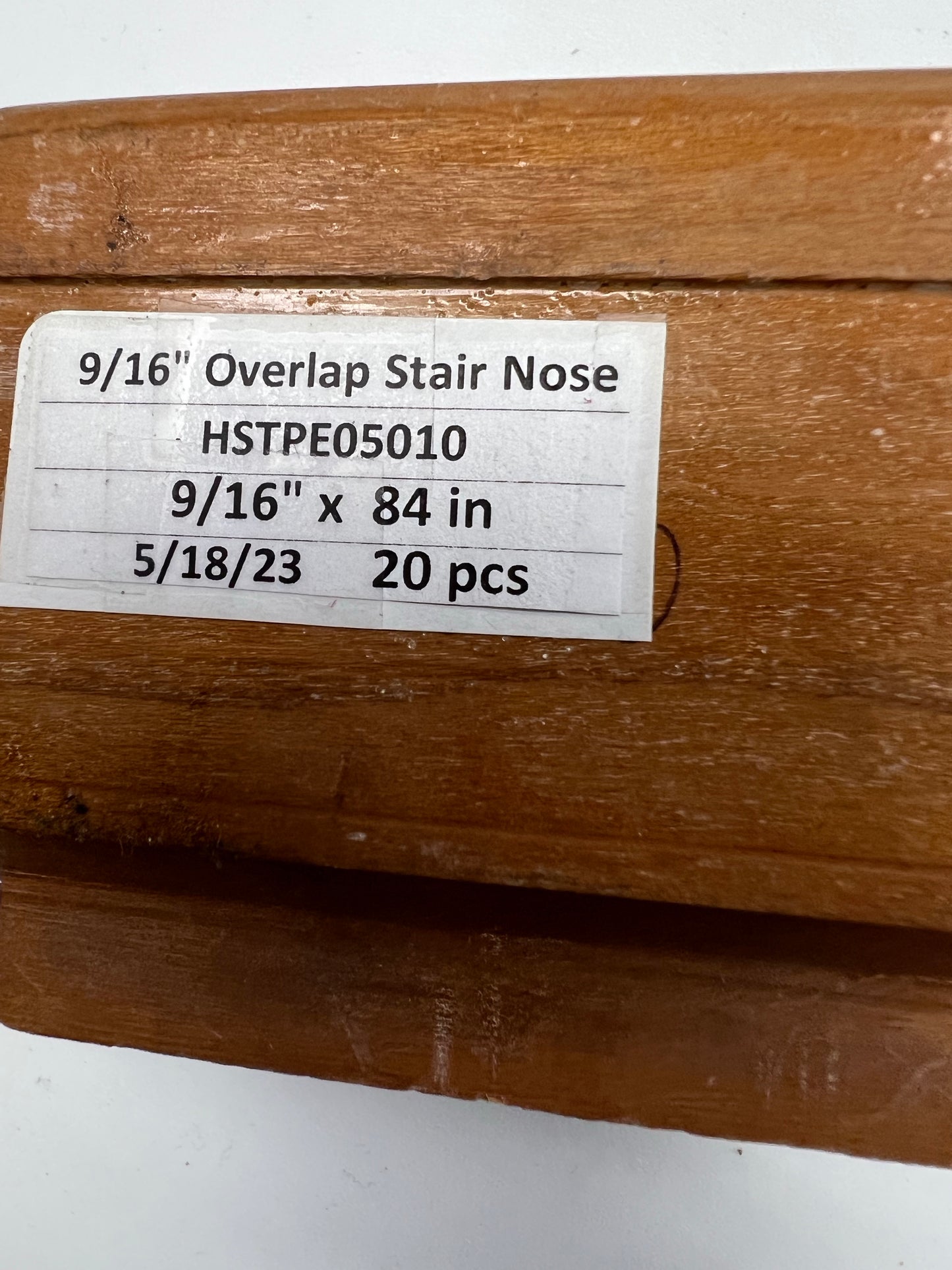 Mohawk Overlap Stair Nose_Solid Wood HSTPE-05010 American Cherry Natural