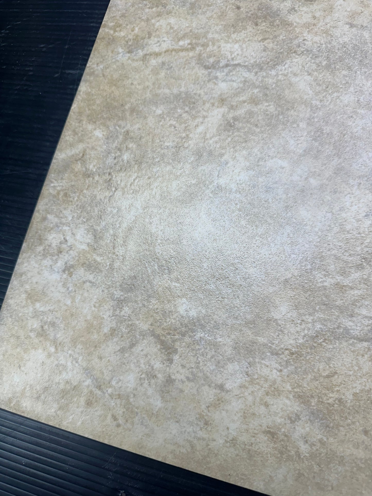 Mohawk Porcelain Tile: M16025 MOUNTAIN FT 16X16 NOCHE