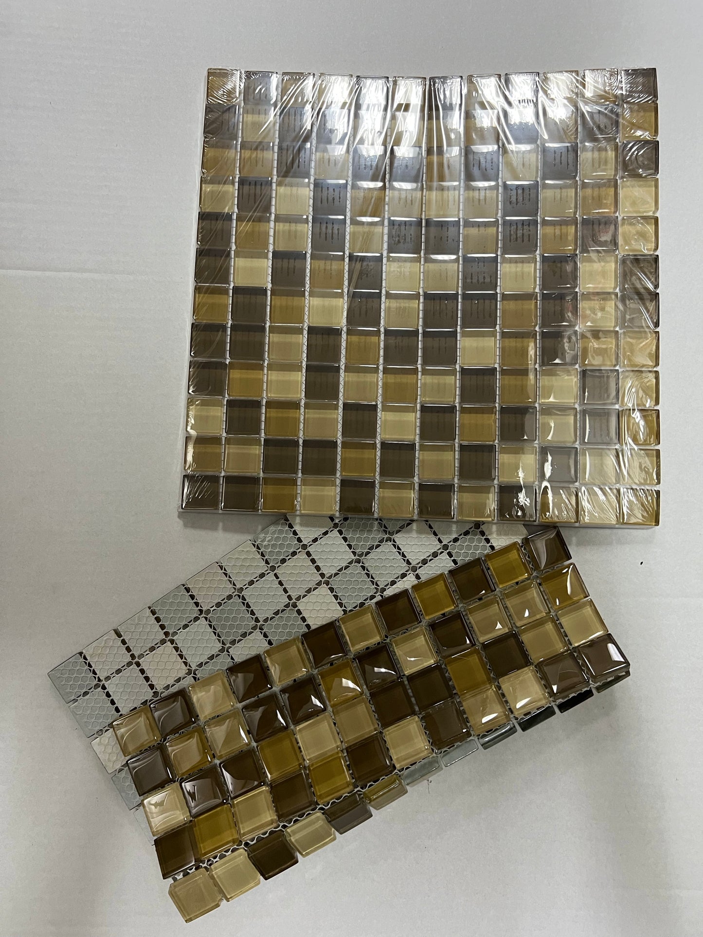 DAILTILE Mosaic Tile : DG65 MAPLE BLENDS/HS DELFINO GLASS MOSAIC 12X12