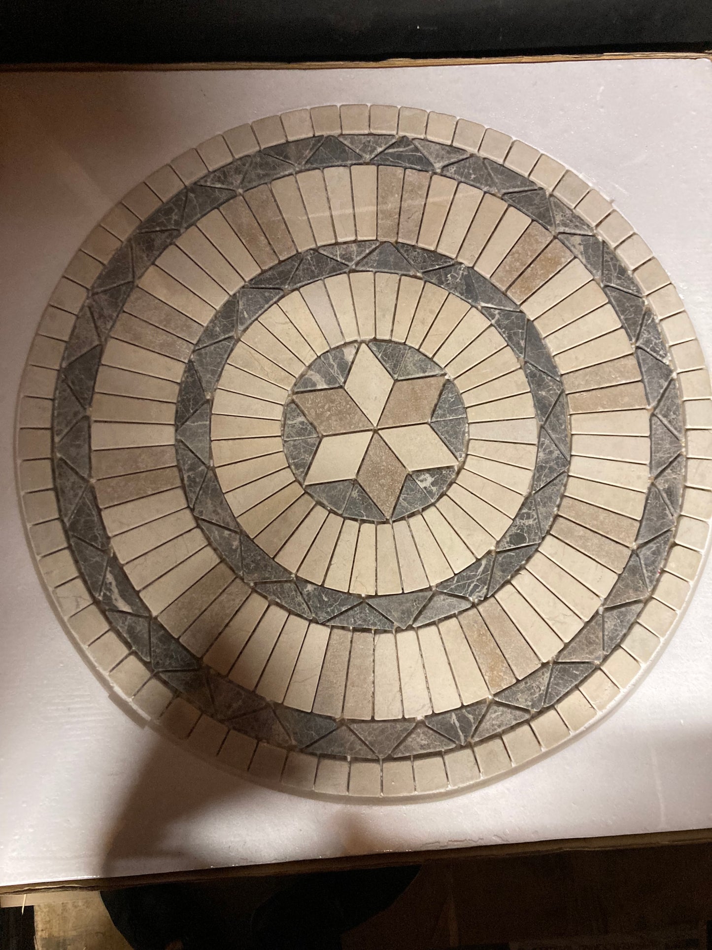 All Natural Stone Medallion Round 36"